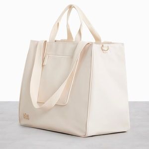 Beis East to West Tote in Beige